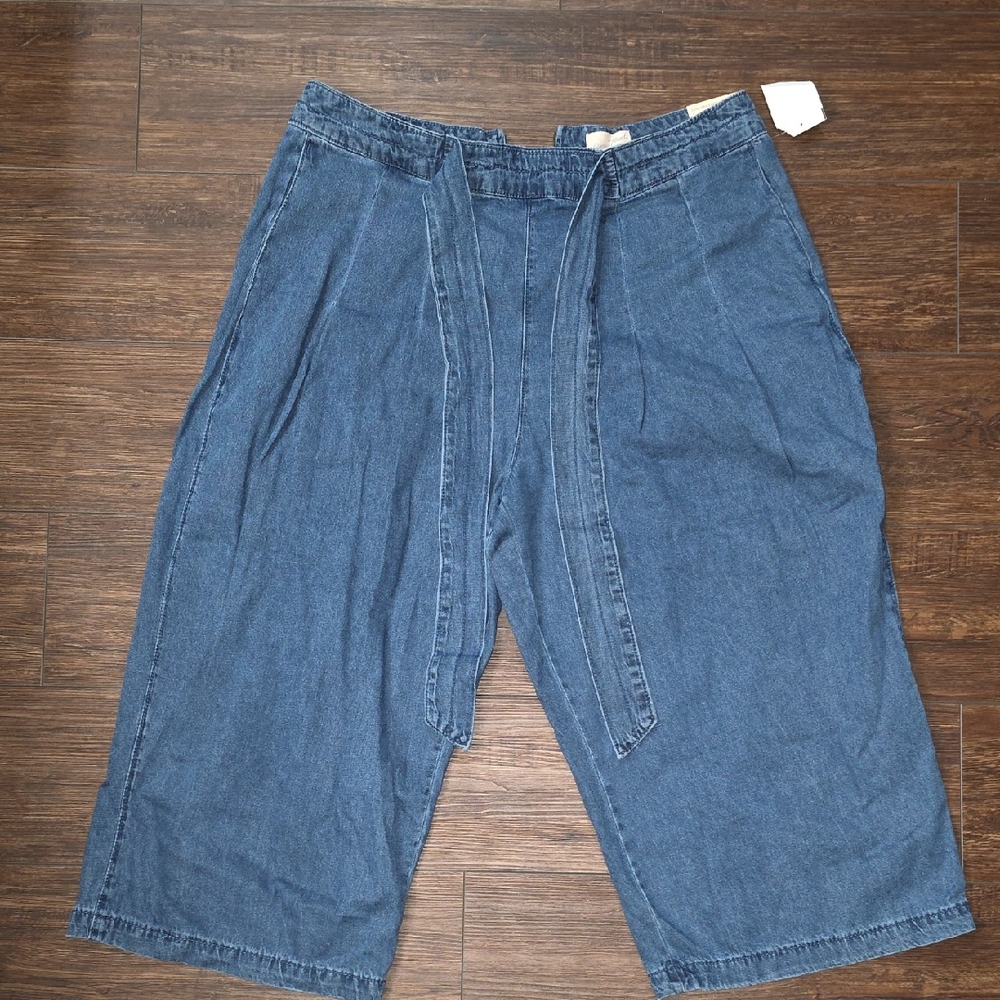 Universal Thread Blue Women's Bermuda Shorts